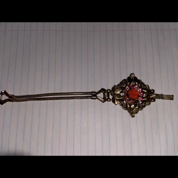 Vintage Coral And Lucite Bracelet And Clip Earrings - Picture 2 of 8